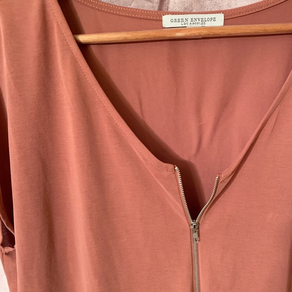 Green Envelope Rose Top - Picture 2 of 2